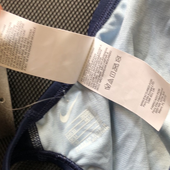 NIKE (10) One piece swimwear - Picture 10 of 13